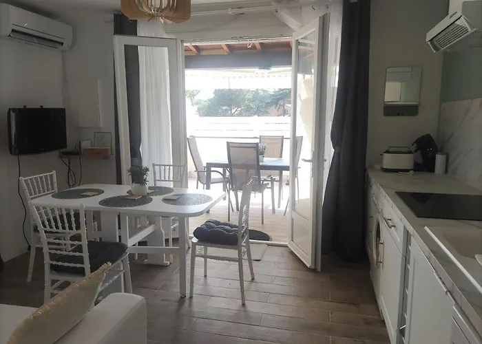 Apartment Jade Dans Proche Tennis/ Centre Naturiste *